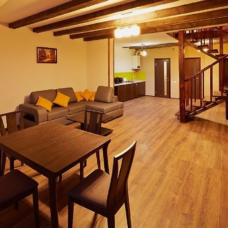 Apartment On Lychakivska 利沃夫 外观 照片